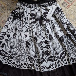 New with tags black and white flowered skirt
